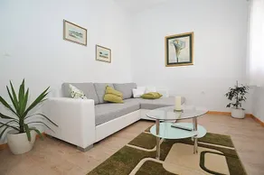 Ferienwohnung in Poljana mit Meerblick, Terrasse, Klimaanlage, W-LAN (3617-3) - Image 2