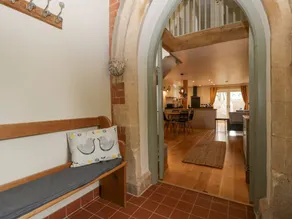 Children-friendly cottage with garden - Image 4
