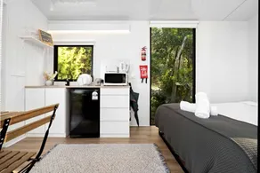 Gorgeous Tiny House with Fire Pit in Yarra Junction, Victoria - Image 4