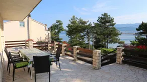 Apartamento vacacional con barbacoa, terraza y jardín - Image 5