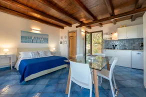 Flat with pool, terrace & fast internet | Beach view - Image 2