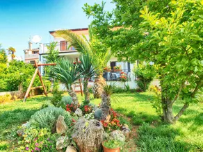 Apartment with barbeque & garden - Image 5