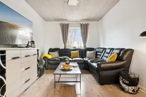 Holiday home with terrace, BBQ & jacuzzi - Image 4