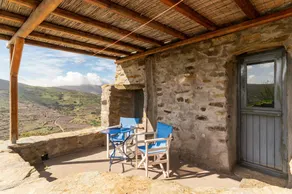 Apartment 'Alonaki Tinos Rental' with Mountain View, Wi-Fi and Air Conditioning - Image 2