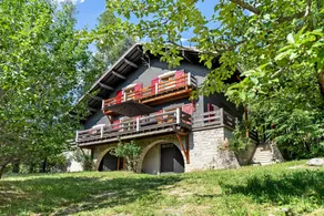 Chalet La Coste – French Alps- with Mountain Views, Private Terrace and Wi-Fi - Image 2