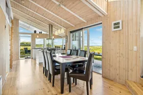 Fully equipped spacious house with jacuzzi, terrace & sauna | Sea view | Next to the beach - Image 4