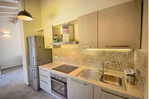 Apartment with terrace - Image 5