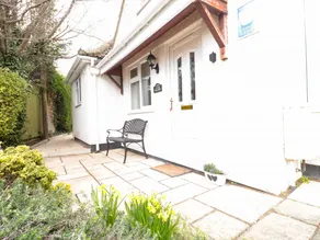 Cottage with garden | Beach view - Image 2
