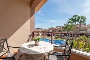 Appartement avec terrasse, piscine et jardin | Vue lac - Image 2