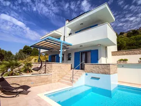 Child-friendly pleasant house with garden, terrace & barbecue | Nature view | Beach nearby - Image 3
