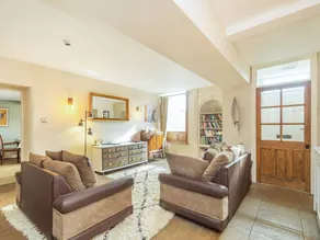 Cottage with garden - Image 3