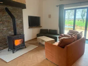 Fully equipped charming cottage with garden, jacuzzi & sauna - Image 4