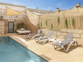 Fully equipped lovely holiday apartment with terrace, BBQ & private pool - Image 2