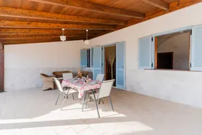 Appartamento con terrazza e giardino | Vista sulla spiaggia - Image 5