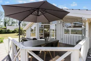 Maison avec barbecue, terrasse et jardin - Image 2