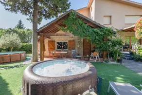 Merveilleuse maison adaptée aux familles avec barbecue, jardin et piscine | Vue montagne | Adaptée au travail à distance | Avec animaux acceptés - Image 2