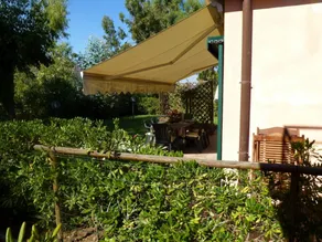 Villa with garden - Image 3