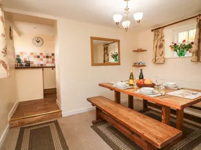Cottage with garden - Image 5