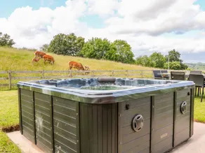 Casa rural apta para niños con jardín y jacuzzi | Se admiten mascotas - Image 2