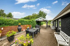 House with terrace - Image 3