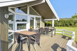 Holiday home with barbecue, jacuzzi & terrace - Image 2