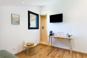 Family-friendly holiday apartment | Garden view | Suitable for remote work - Image 3