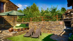 House with BBQ, garden & private pool | Lake view - Image 3