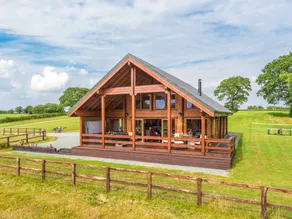 Cottage with barbecue, terrace & garden - Image 4