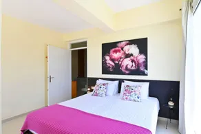 Villa with private pool, garden & barbeque - Image 4