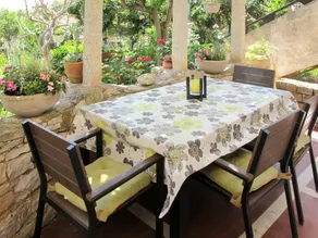 Apartment with barbecue, garden & terrace - Image 3