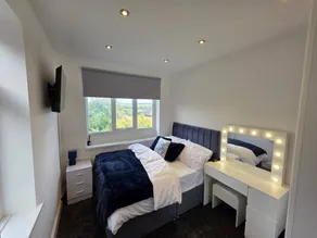 Children-friendly holiday home with garden - Image 2