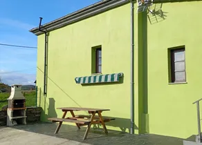 Holiday home with garden, barbeque & terrace | Mountain view - Image 3