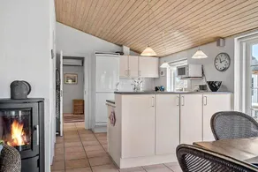 Holiday home with terrace & barbecue - Image 3