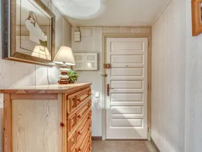 Flat with garden & pool - Image 4