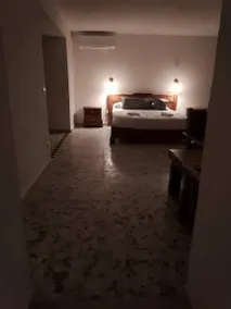 Apartamento con terraza, jacuzzi y piscina | Vistas al jardín - Image 2