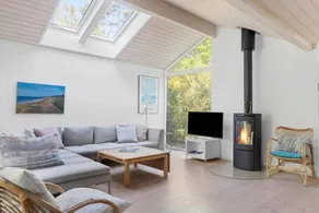 Fully equipped holiday home with terrace & barbeque | Beach nearby - Image 2