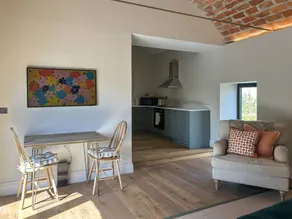 Cottage with garden | River view - Image 3