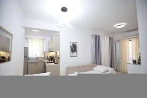 Deluxe Suite - Image 5