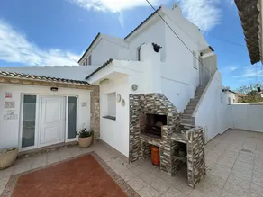 Chalet con Piscina Privada, Barbacoa, Terraza, Porche exterior e interior. - Image 4