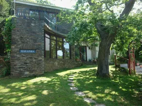Cottage with terrace, BBQ & garden - Image 3
