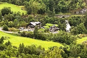 House with terrace & garden | Water view - Image 5