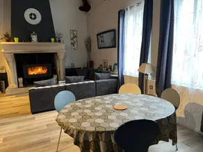 Cottage with terrace, garden & heated pool | City view - Image 2