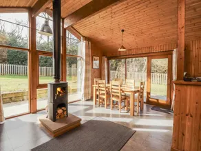 Cottage with garden - Image 4