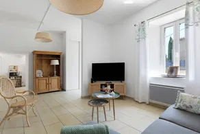House with BBQ, garden & terrace - Image 2