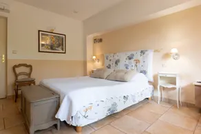 Bed and Breakfast 'Le Mas Du - Chambre Loup' with Mountain View, Shared Terrace and Wi-Fi - Image 2