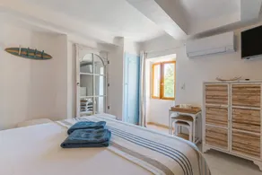 Bed & breakfast with terrace | Lake view - Image 3