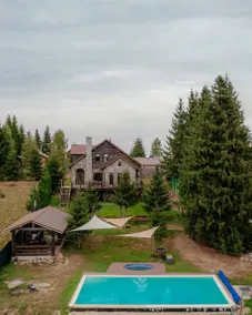 Children-friendly house with sauna, private pool & jacuzzi | Garden view | Pets allowed - Image 5