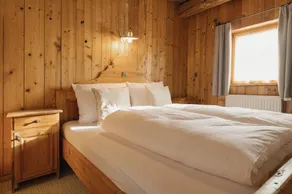 House with sauna, terrace & heated pool - Image 4