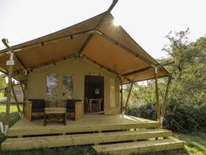 Tenda con giardino e piscina riscaldata - Image 4
