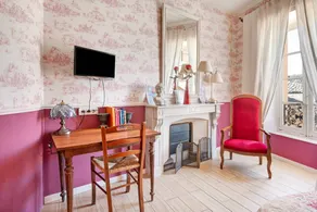 Charming bed & breakfast with garden, pool & terrace - Image 4